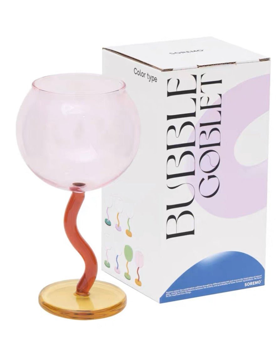 كأس نبيذ فقاعات منفوخ يدويًا - تصميم عتيق غريب الأطوار انتقائي ذو ساق متموجة