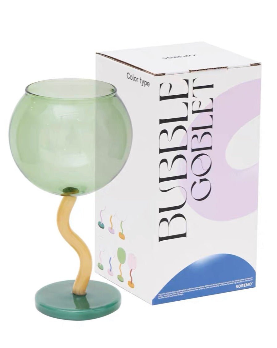 كأس نبيذ فقاعات منفوخ يدويًا - تصميم عتيق غريب الأطوار انتقائي ذو ساق متموجة