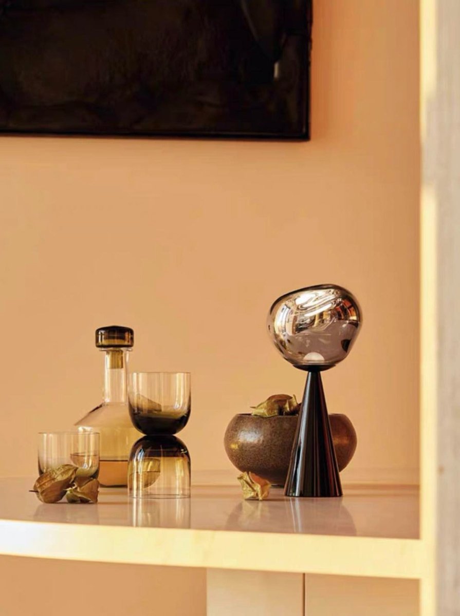 مصباح طاولة LED قابل للتعتيم محمول من Melt - مصباح سرير عصري نورديك 